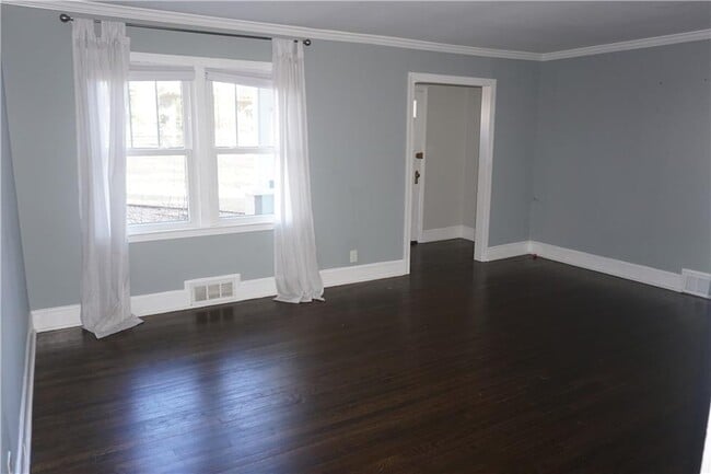 2210 Lenox Rd NE in Atlanta, GA - Building Photo - Building Photo