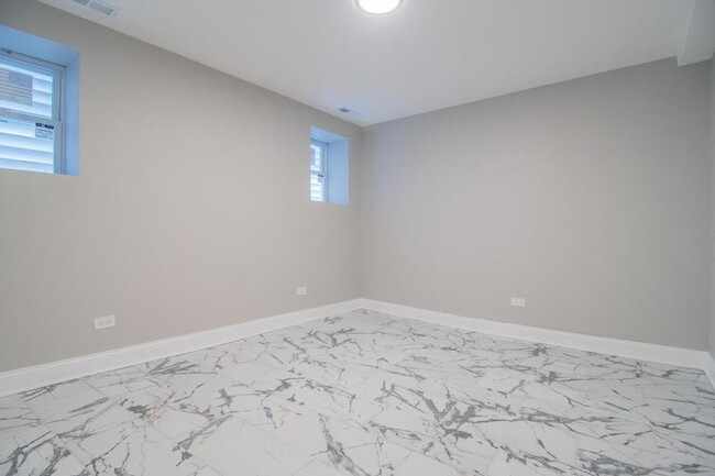 property at 1509 N Kostner Ave