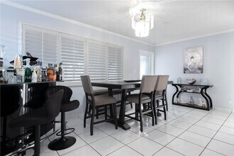 5640 Hayes St in Hollywood, FL - Foto de edificio - Building Photo