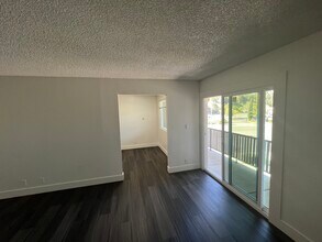4303 Rilea Way, Unit 3 in Oakland, CA - Building Photo - Building Photo