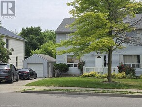 113 Beverly St in Cambridge, ON - Building Photo - Building Photo