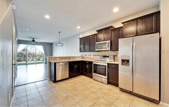 8842 turnstone Dr in Tampa, FL - Building Photo - Building Photo