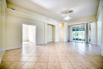 27 Arbor Oaks Dr in Sarasota, FL - Building Photo - Building Photo