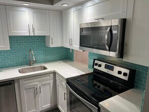 1200 14th St, Unit 5b in Miami Beach, FL - Building Photo - Building Photo