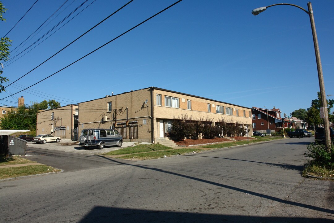 3752 Chippewa St in St. Louis, MO - Building Photo