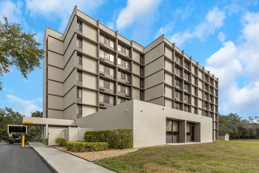 Silvertree Tampa in Tampa, FL - Building Photo