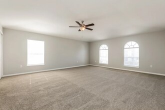 6034 Sunset Vista Dr in Lakeland, FL - Building Photo - Building Photo