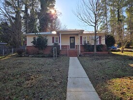 24 Pine Cir in Oneonta, AL - Building Photo
