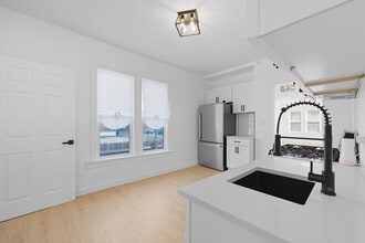 218 W 115th St in Chicago, IL - Building Photo - Building Photo