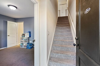895 SW 170th Ave in Beaverton, OR - Building Photo - Building Photo