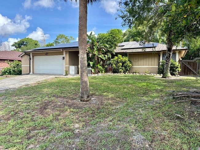 1394 Catalina Blvd in Deltona, FL - Building Photo - Building Photo