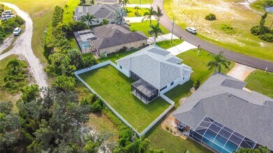 26 Medalist Way in Rotonda West, FL - Building Photo - Building Photo