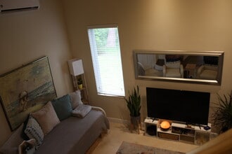 5862 Homeland Rd in Lake Worth, FL - Building Photo - Building Photo