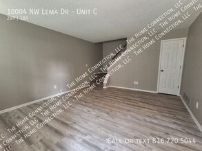10004 NW Lema Dr-Unit -Unit C in Parkville, MO - Building Photo - Building Photo