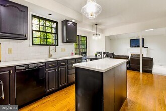 20 Lakeside Ln in Washington Township, NJ - Building Photo - Building Photo