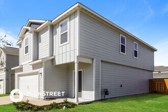 4110 Trail de Paris in New Braunfels, TX - Building Photo - Building Photo