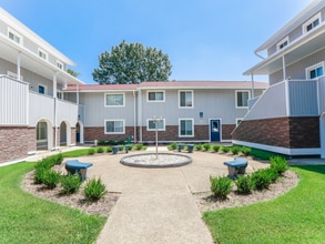Hampton River Villas in Hampton, VA - Foto de edificio - Building Photo