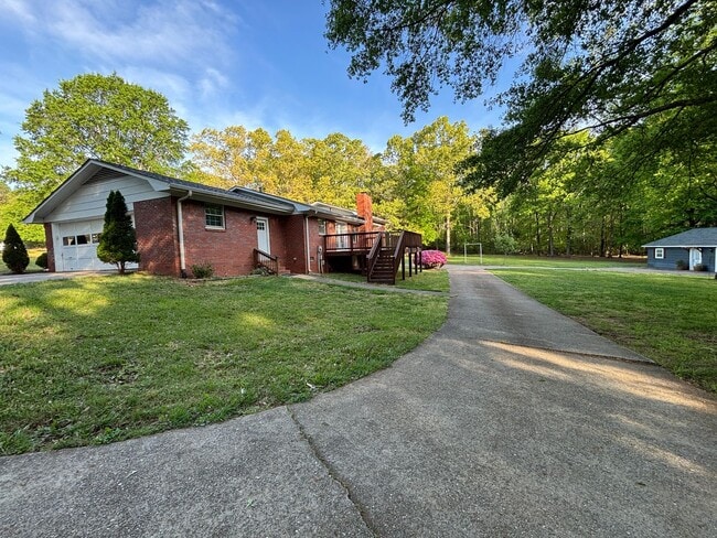 1694 Nazareth Church Rd in Spartanburg, SC - Building Photo - Building Photo