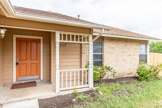14719 Highland Peak in San Antonio, TX - Building Photo - Building Photo