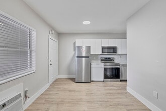 1315 NE Miami Court in Miami, FL - Foto de edificio - Interior Photo