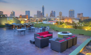 Crescent in Austin, TX - Foto de edificio - Building Photo