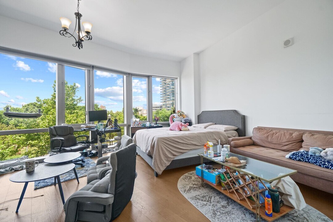 75 Park Ln S in Jersey City, NJ - Building Photo