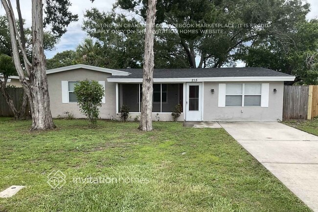 215 Emerald Ln in Largo, FL - Building Photo - Building Photo