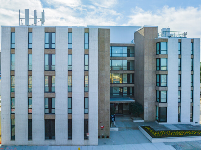 Duke Grace Apartments in Norfolk, VA - Foto de edificio - Building Photo
