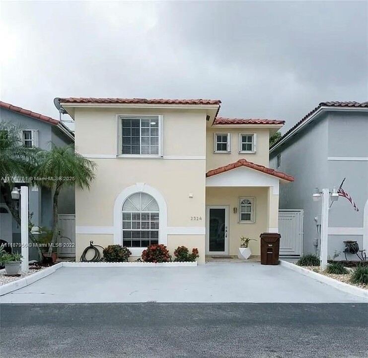 7211 W 24th Ave in Hialeah, FL - Building Photo