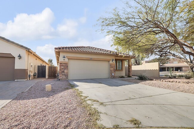 45197 Yucca Ln in Maricopa, AZ - Foto de edificio - Building Photo