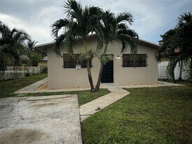 2481 NW 13th Ct in Fort Lauderdale, FL - Building Photo