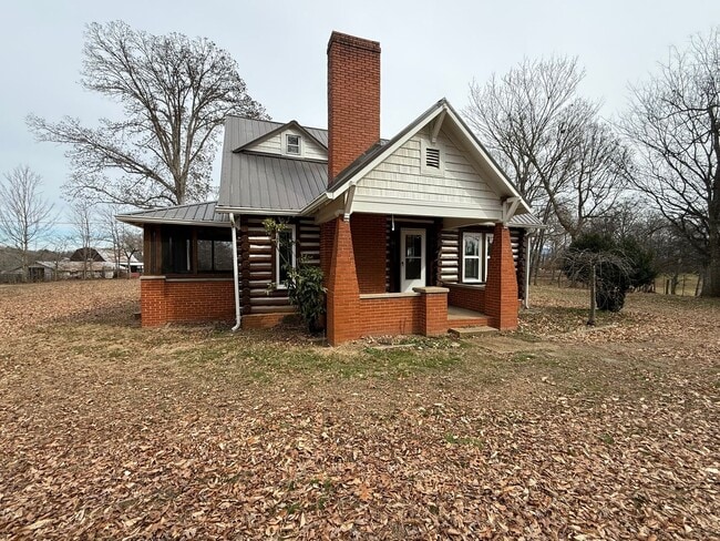 4676 Sevierville Rd in Maryville, TN - Building Photo - Building Photo