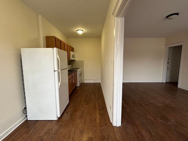 2712 N Milwaukee Ave in Chicago, IL - Building Photo - Building Photo