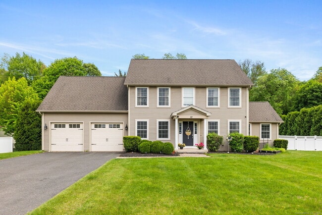 10 Farms Rd in East Windsor, CT - Building Photo - Building Photo