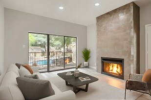 8642 Fredericksburg Rd, Unit 703 in San Antonio, TX - Building Photo