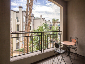 9263 Regents Rd in San Diego, CA - Building Photo