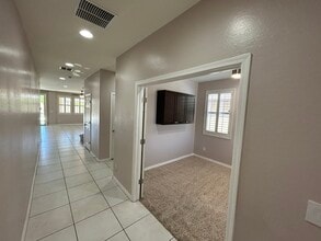 7924 S 25th St in Phoenix, AZ - Foto de edificio - Building Photo