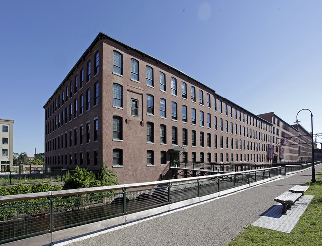 Appleton Mills in Lowell, MA - Foto de edificio - Building Photo