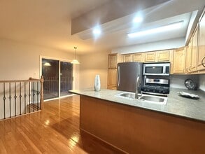 1142 W Inverrary Ln in Deerfield, IL - Building Photo - Building Photo