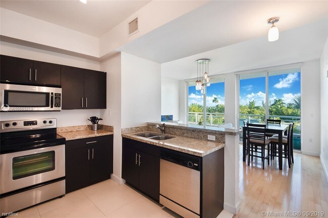 2020 Prairie Ave in Miami Beach, FL - Building Photo - Building Photo