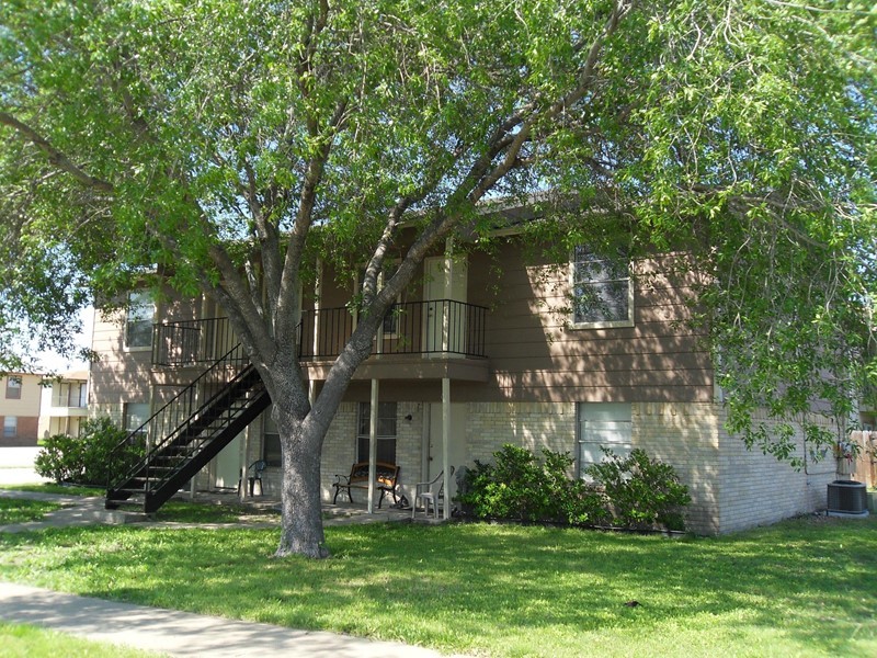 1902 Cedarhill Dr in Killeen, TX - Foto de edificio