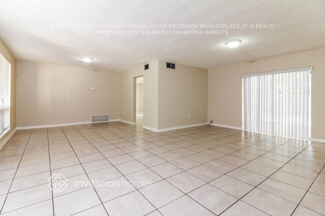 7937 Fairway Blvd in Miramar, FL - Building Photo - Building Photo