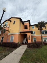 5475 Vineland Rd in Orlando, FL - Building Photo - Building Photo