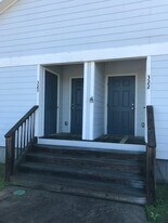 320 St Francis St in Bay St. Louis, MS - Building Photo