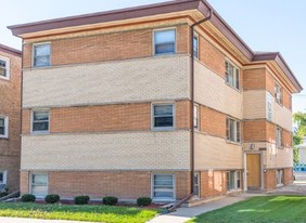 4904 N Harlem Ave in Harwood Heights, IL - Building Photo