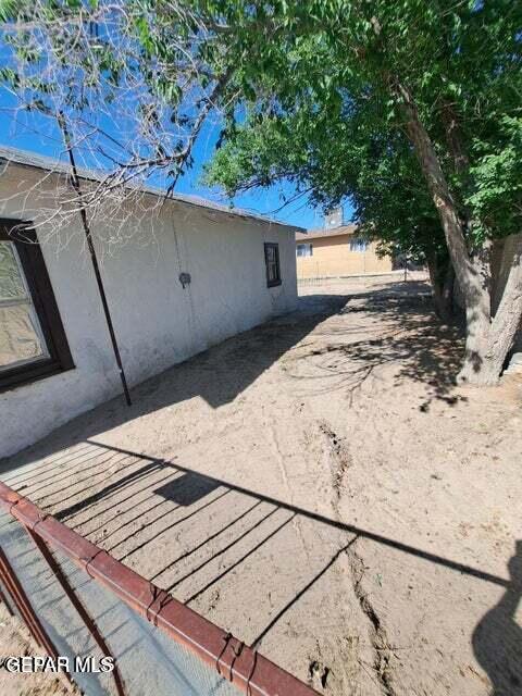 619 NE Camp St in Fabens, TX - Building Photo - Building Photo