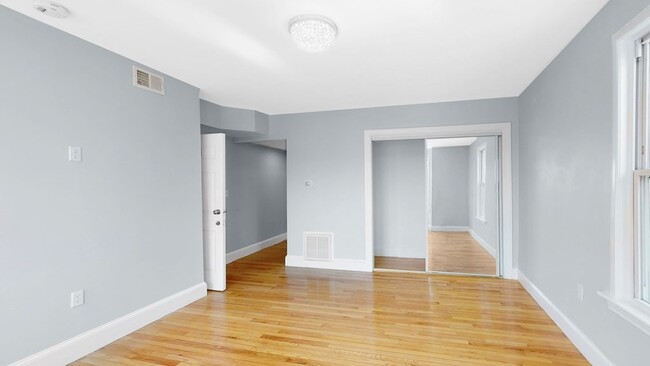 30 Julian St, Unit 3 in Boston, MA - Building Photo - Building Photo