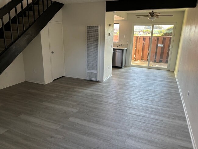 1216 E Walnut Ave in Lompoc, CA - Building Photo - Building Photo