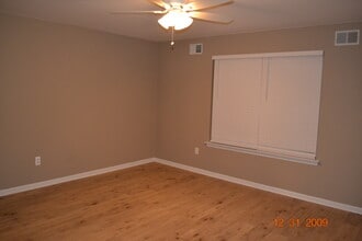 51 Brookside Ln in Mount Arlington, NJ - Foto de edificio - Building Photo
