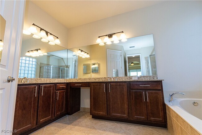 11091 Sparkleberry Dr